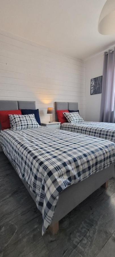 Apartament Formoza กดิเนีย ภายนอก รูปภาพ